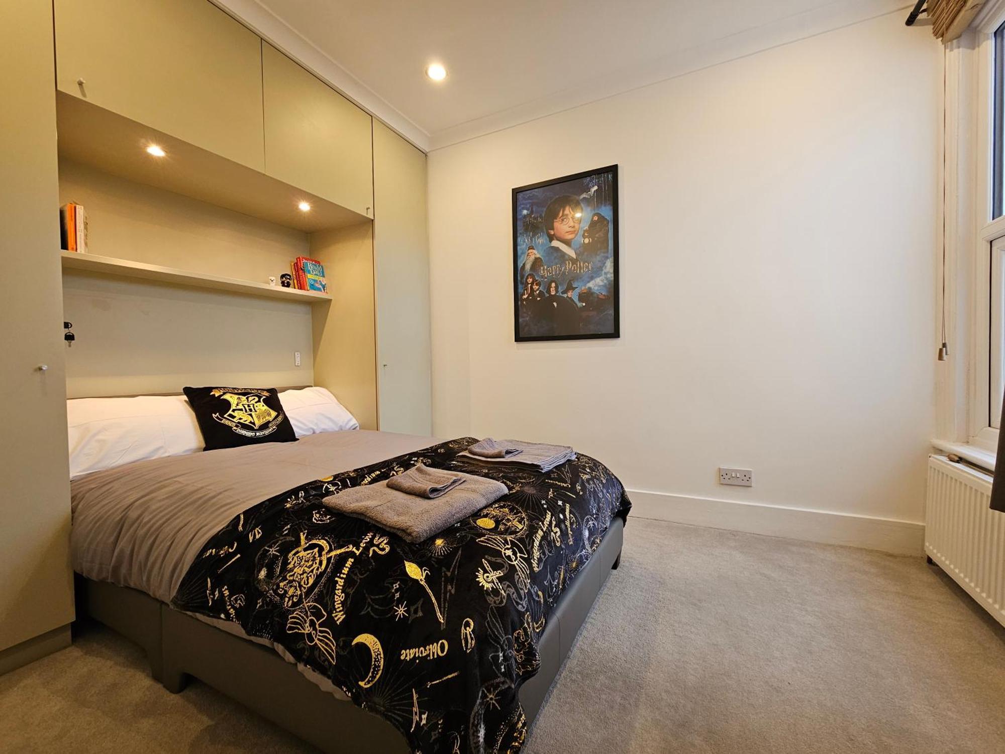 Harry Potter Themed In Watford - Free Off-street Parking Holiday home