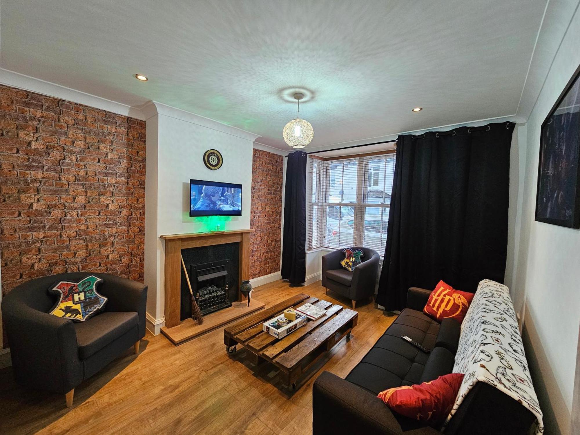 Harry Potter Themed In Watford - Free Off-street Parking Watford (Hertfordshire)