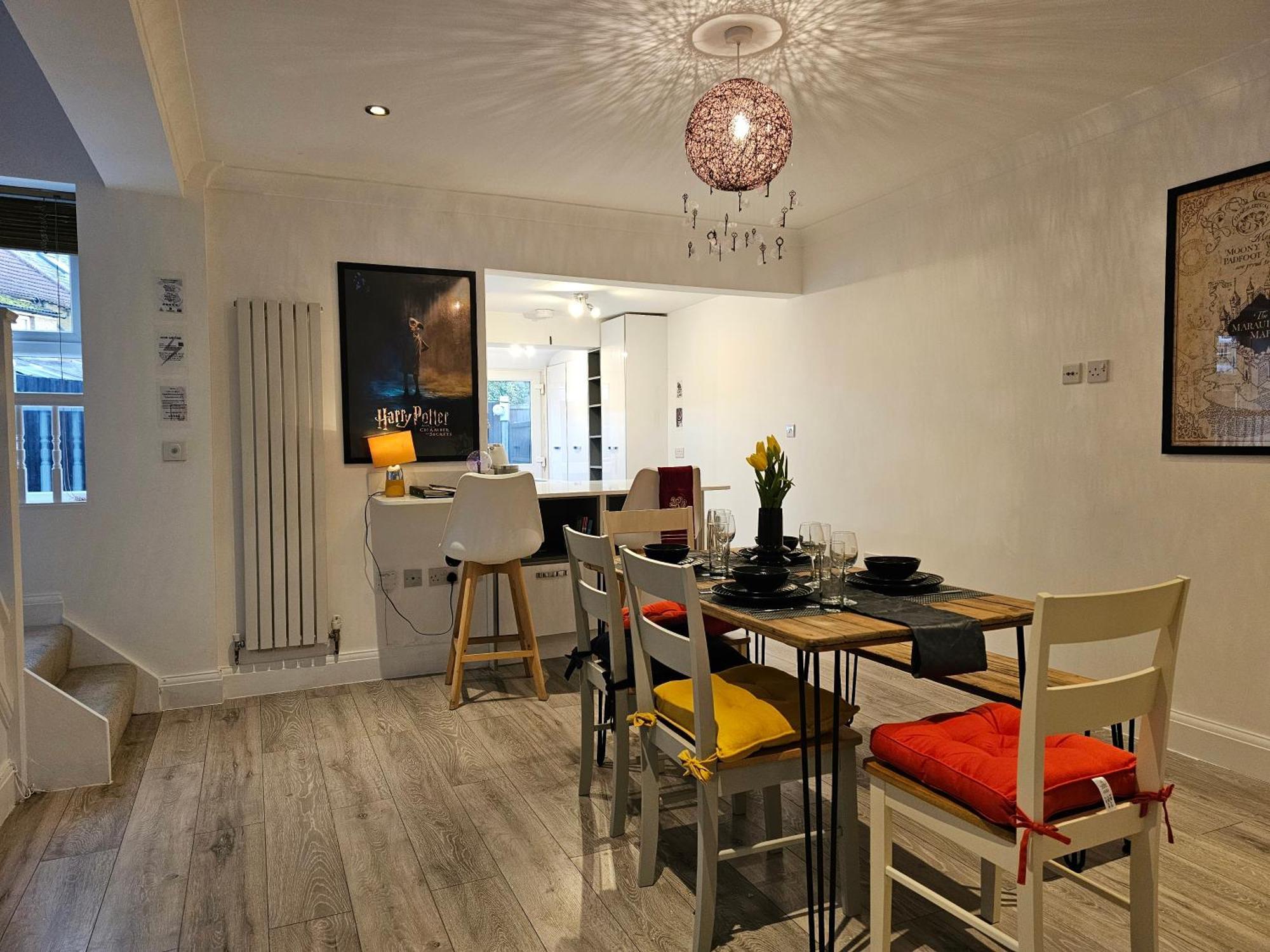 Harry Potter Themed In Watford - Free Off-street Parking * Watford (Hertfordshire)