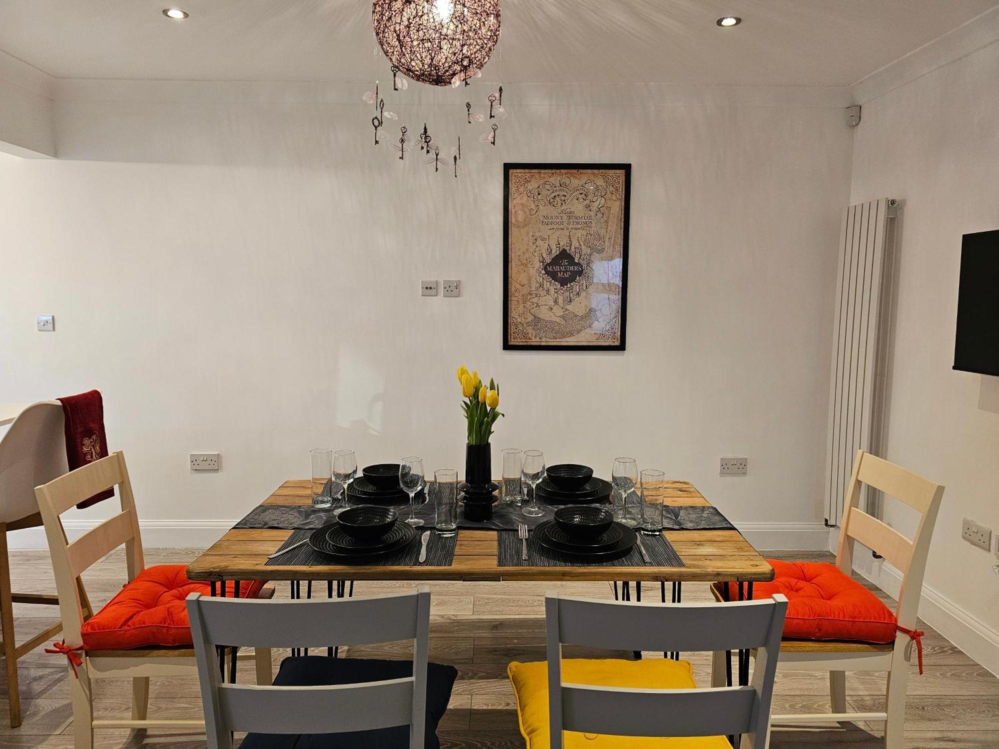 Holiday home Harry Potter Themed In Watford - Free Off-street Parking *