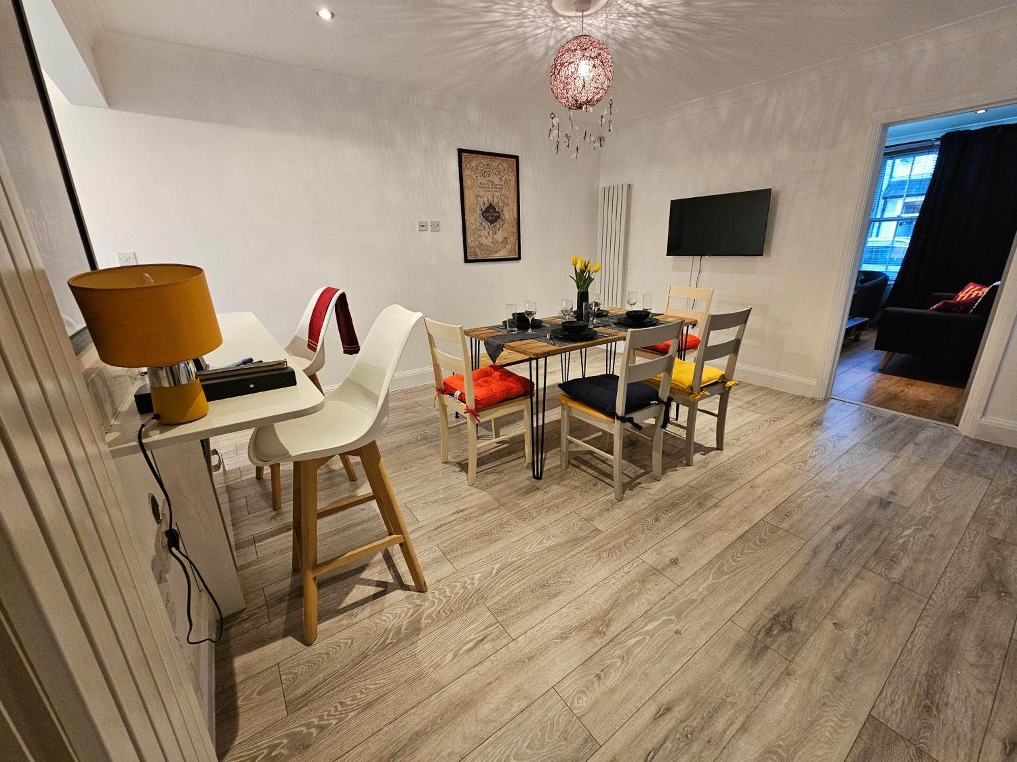 Harry Potter Themed In Watford - Free Off-street Parking Holiday home Watford (Hertfordshire)