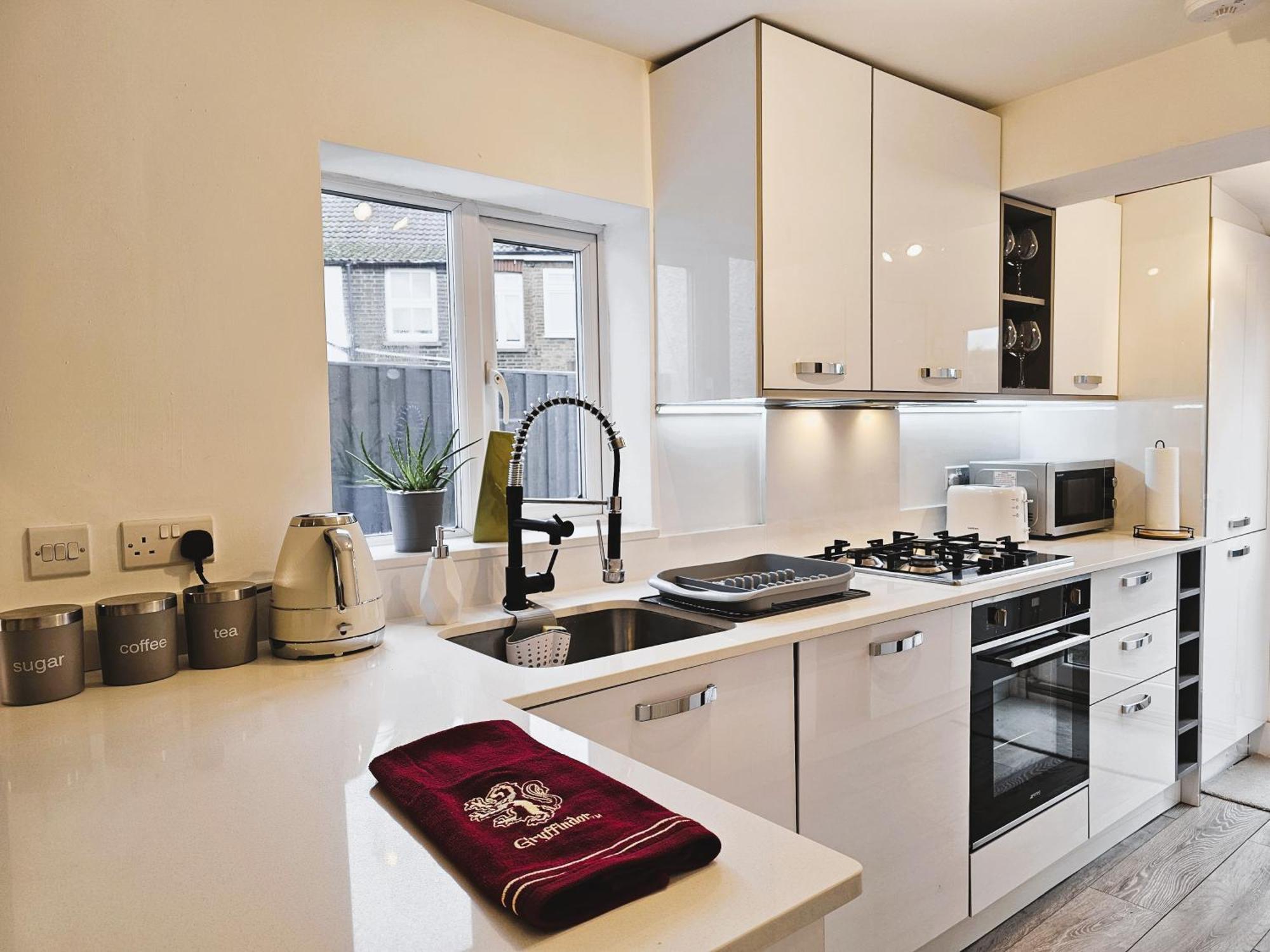 Harry Potter Themed In Watford - Free Off-street Parking Holiday home Watford (Hertfordshire)